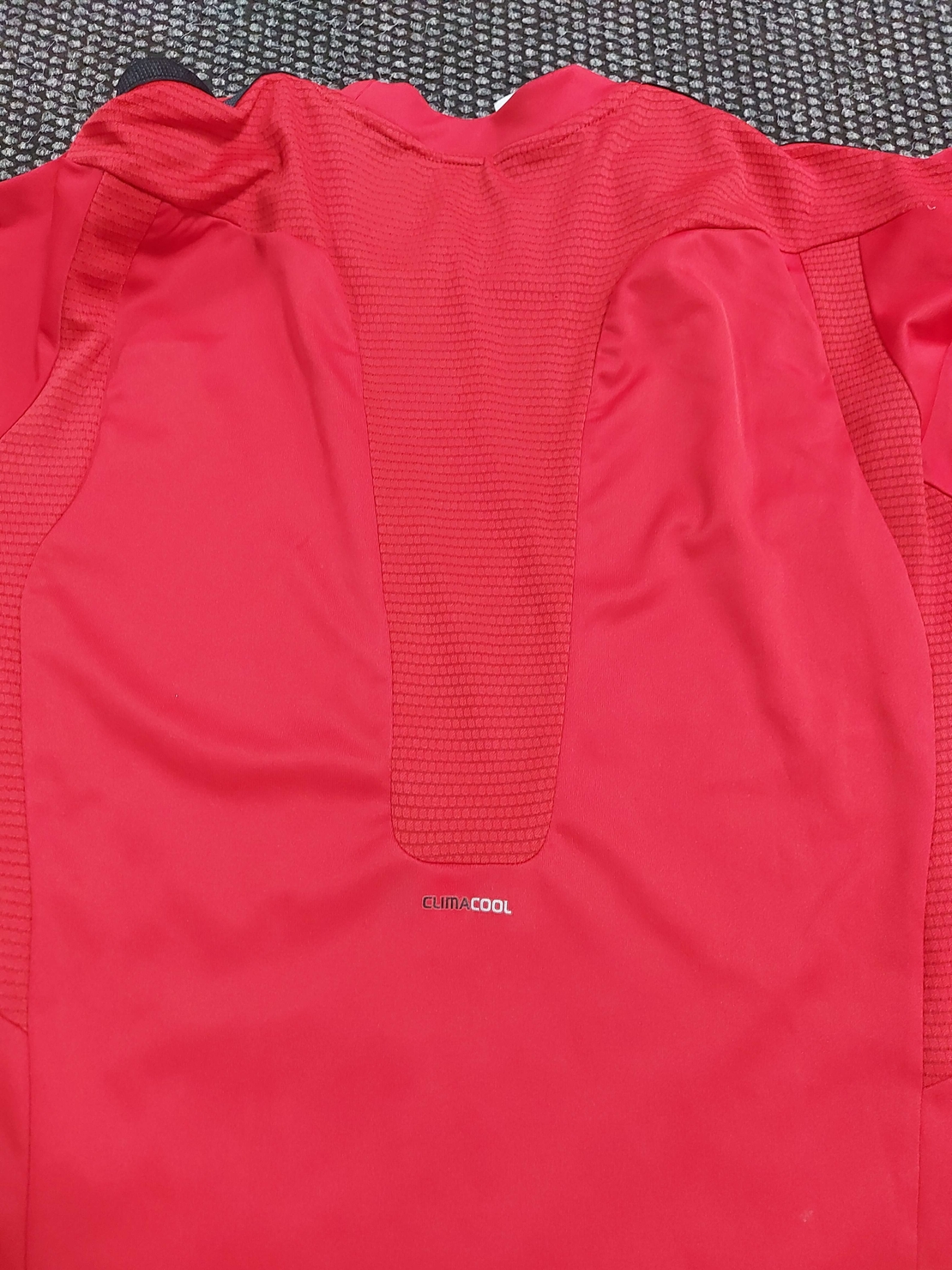 Adidas тениска S размер