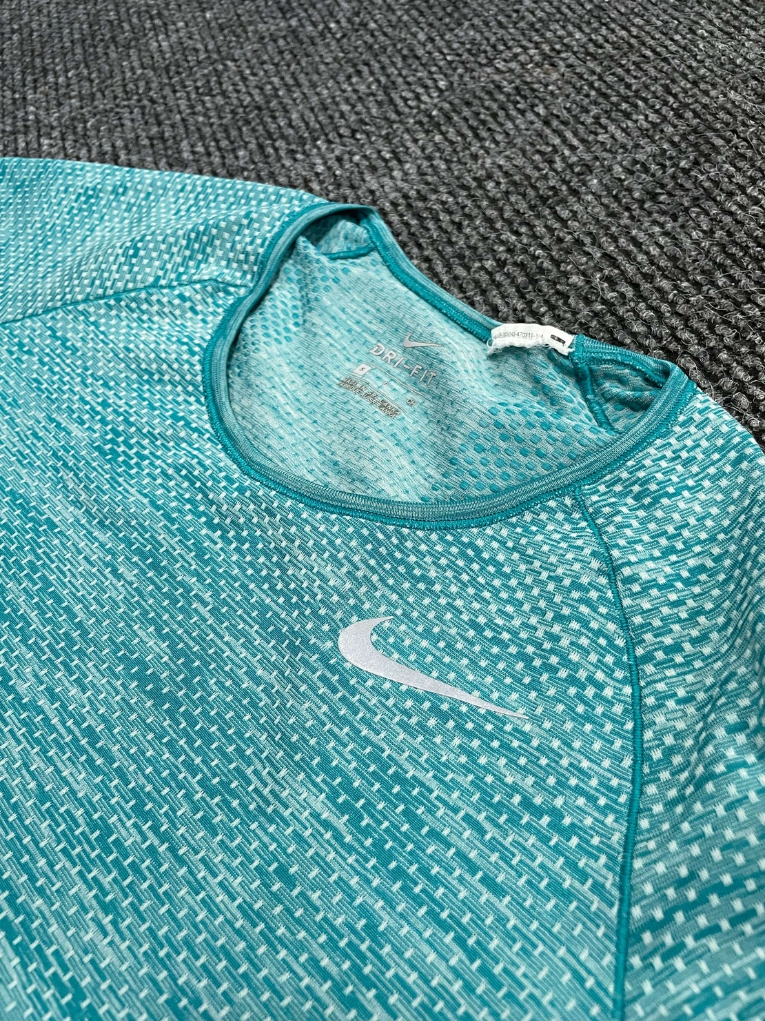 Nike блуза дамска S размер