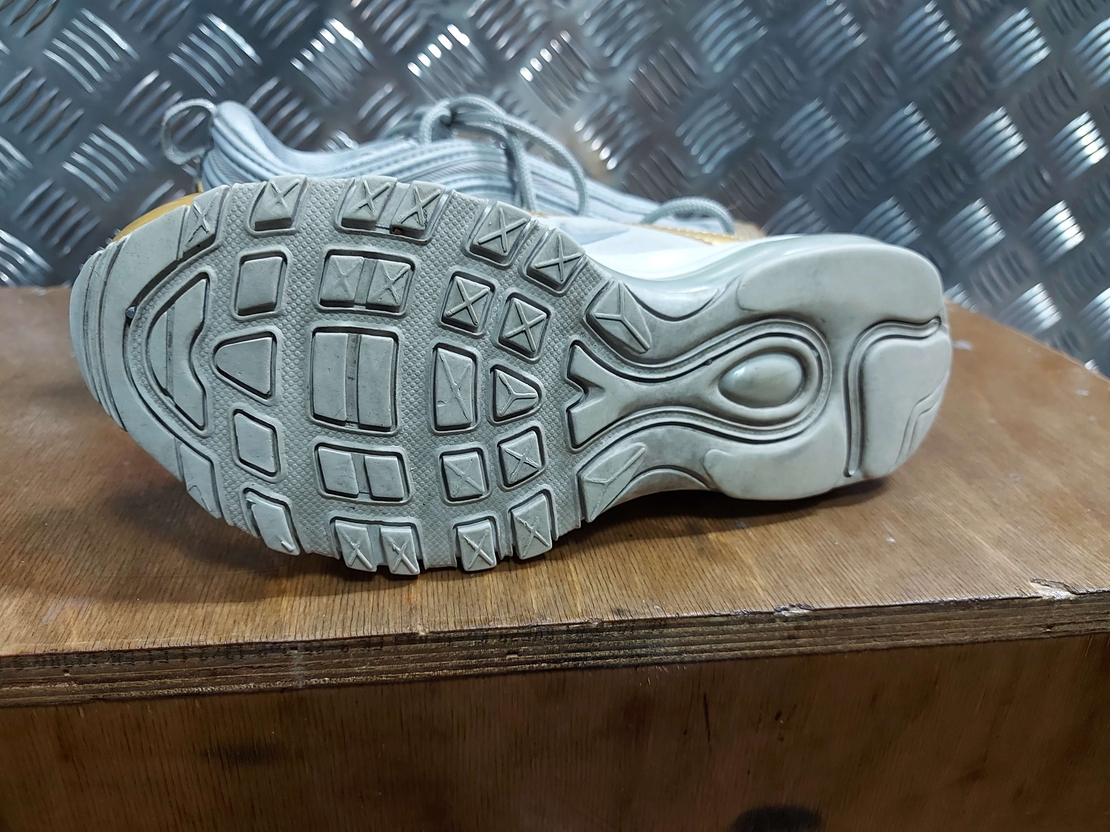 Nike 97 36.5 номер дамски