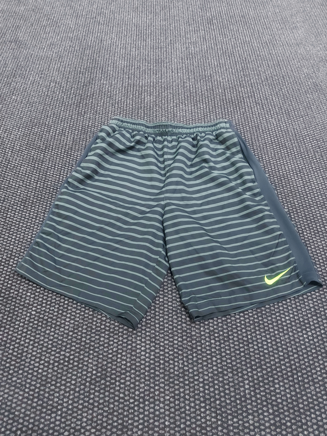 Nike шорти S размер мъжки