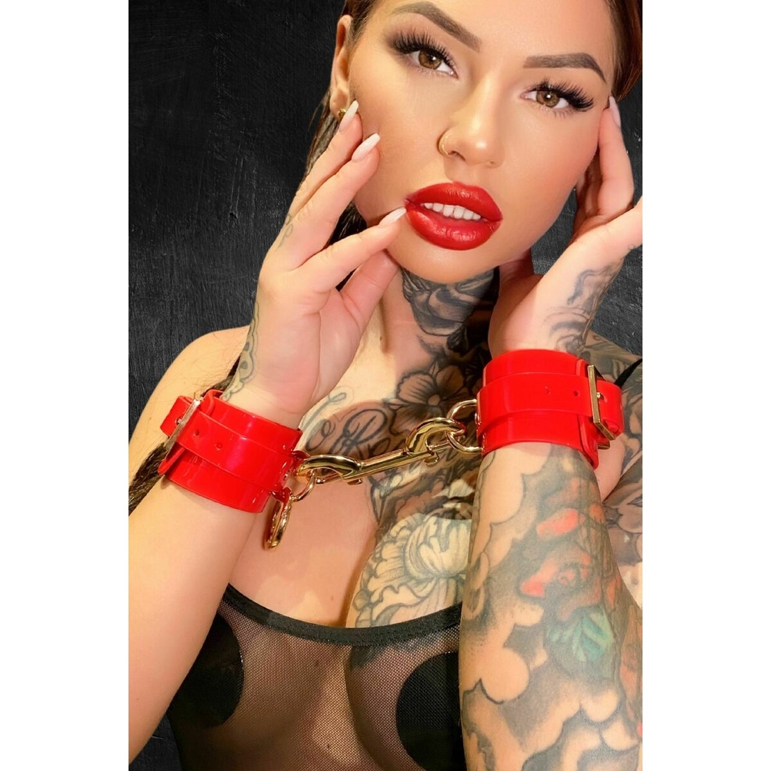 Червени фетиш белезници Kinky Diva