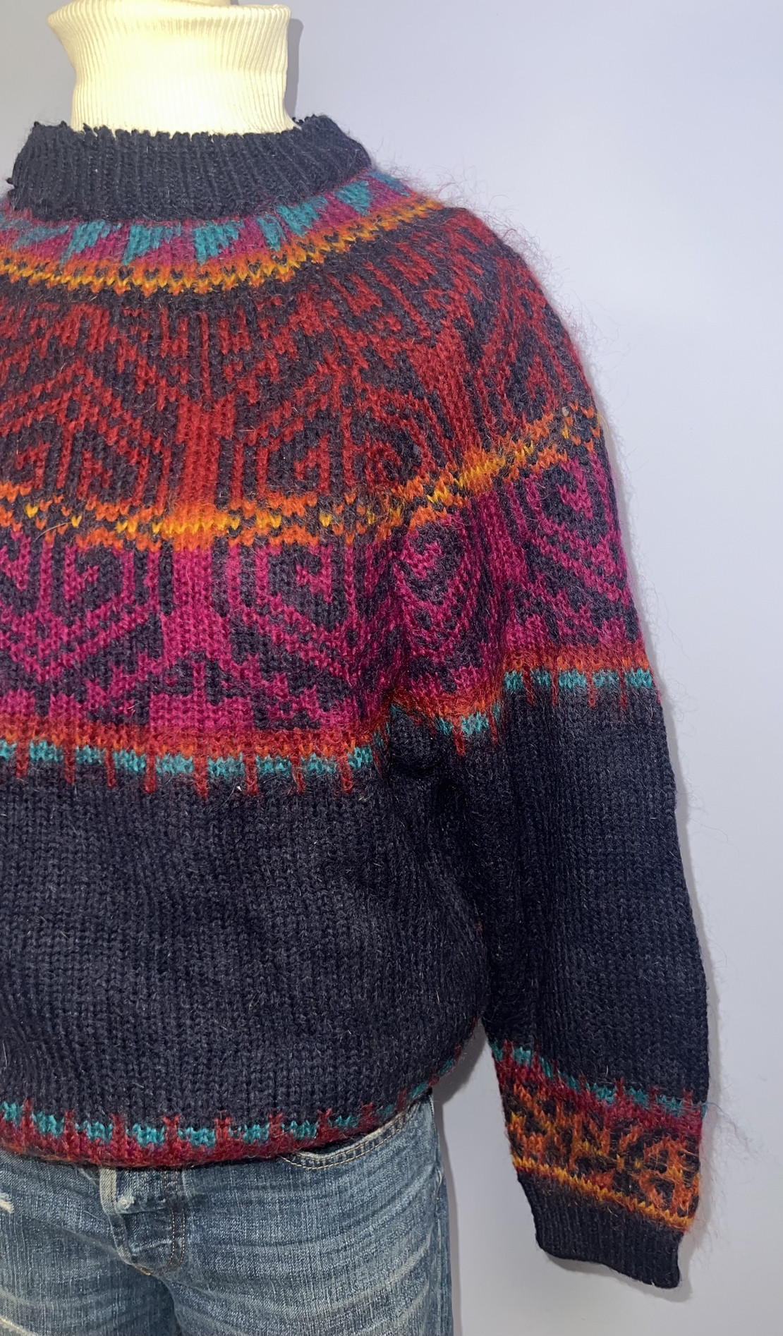 Ръчно плетен винтидж пуловер