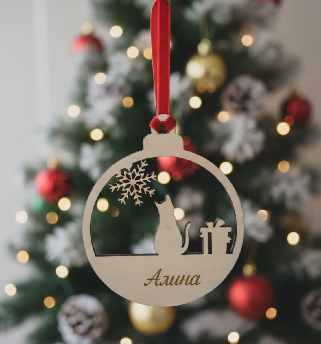 Коледна декорация с коте