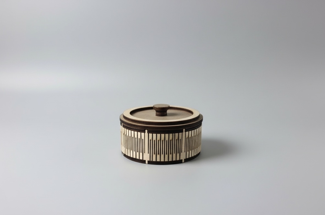 Кръгла дървена кутийка