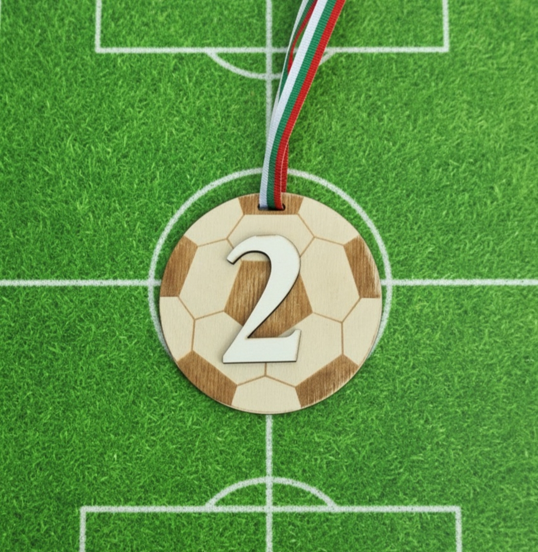 Дървен медал,, Футболна топка