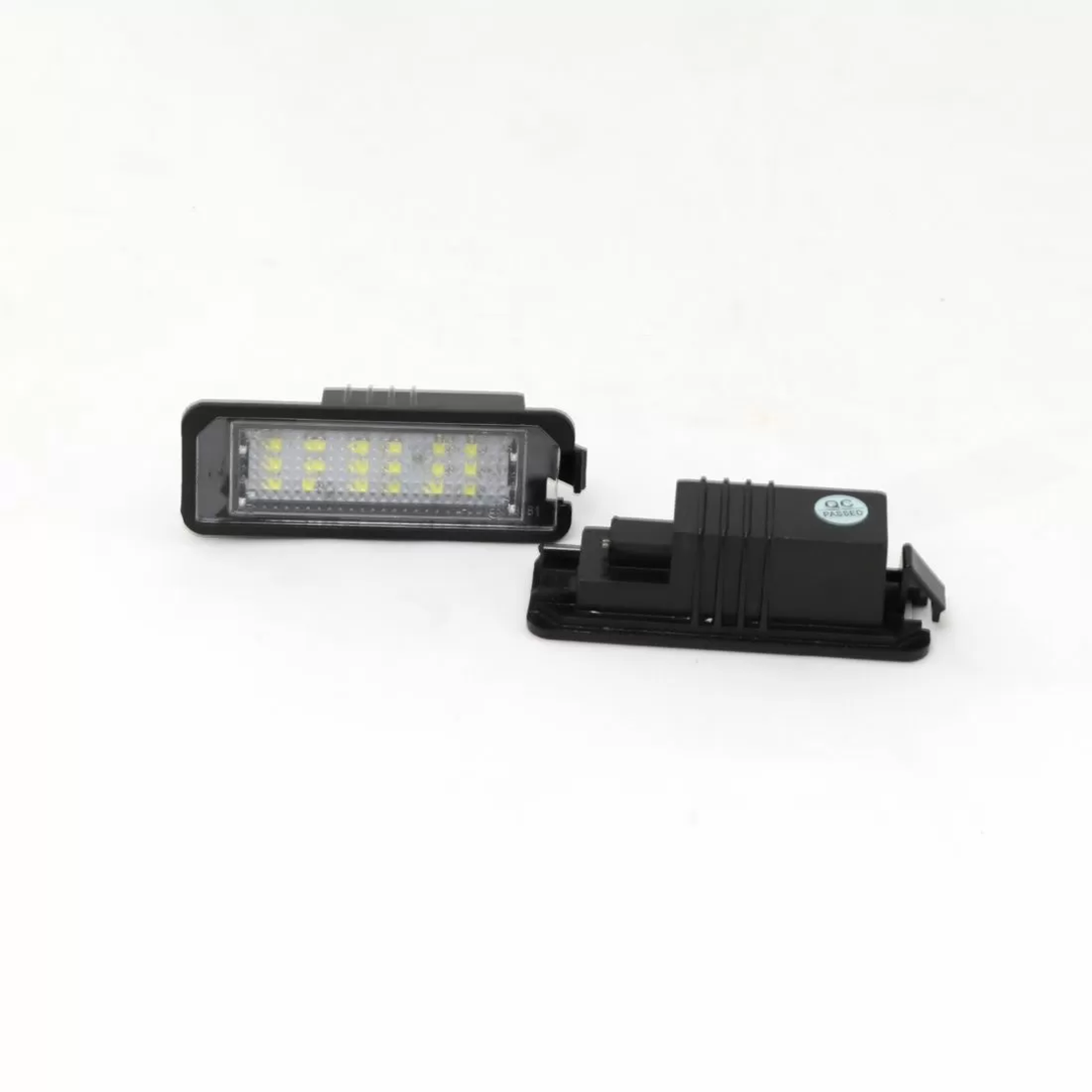Плафони за задния номер за VW GOLF 5,6,7 CANBUS / POLO 6R / PASSAT 3C CC / - с 18 ярки диода, 76x27 mm