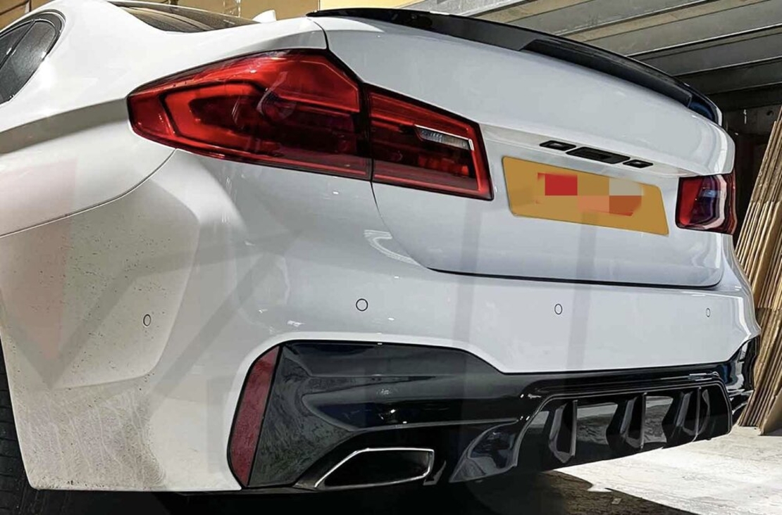 Двоен Оребрен Дифузьор за BMW G30 G31