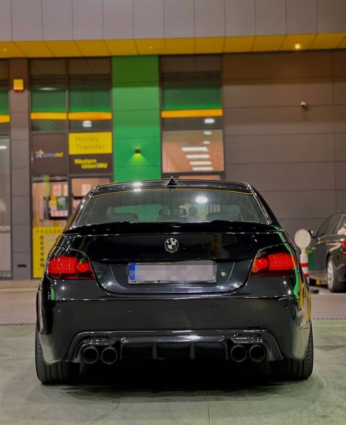 Двоен Оребрен Дифузьор за BMW E60 E61
