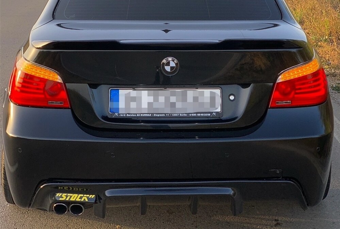 Единичен Оребрен Дифузьор за BMW E60 E61