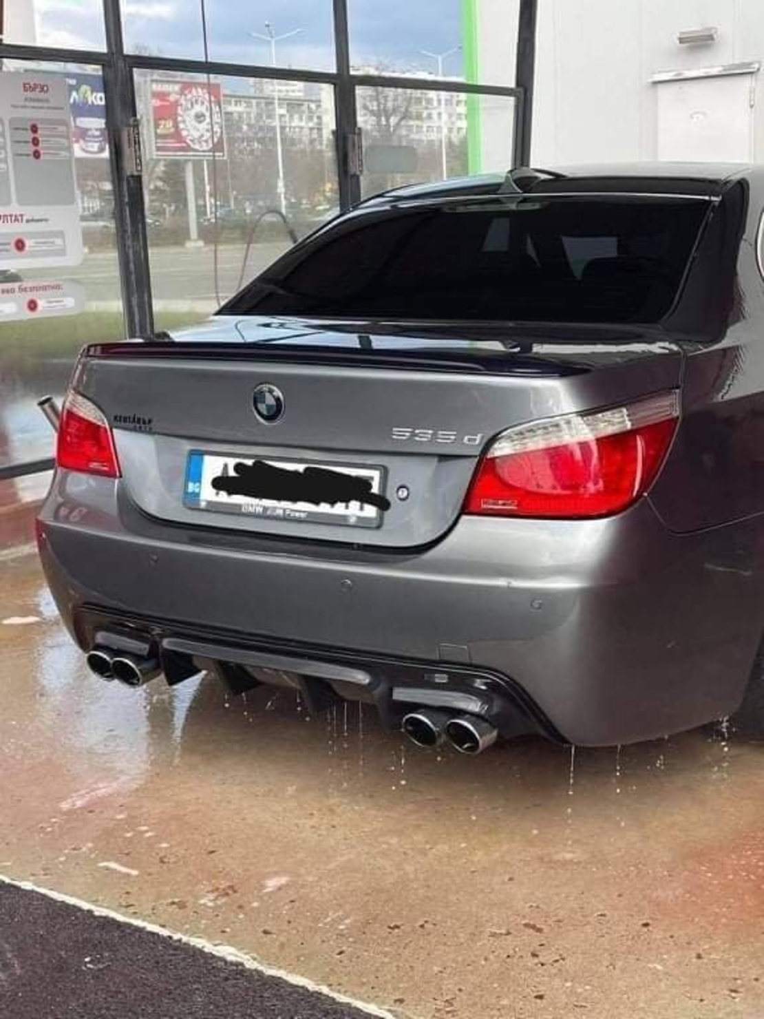 Двоен Оребрен Дифузьор за BMW E60 E61