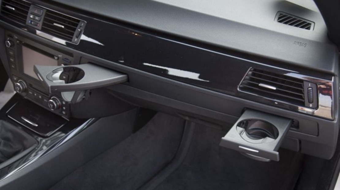 Поставка за чаши за BMW E90 E91 - за пасажера
