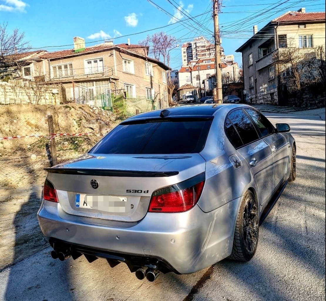 Двоен Оребрен Дифузьор за BMW E60 E61