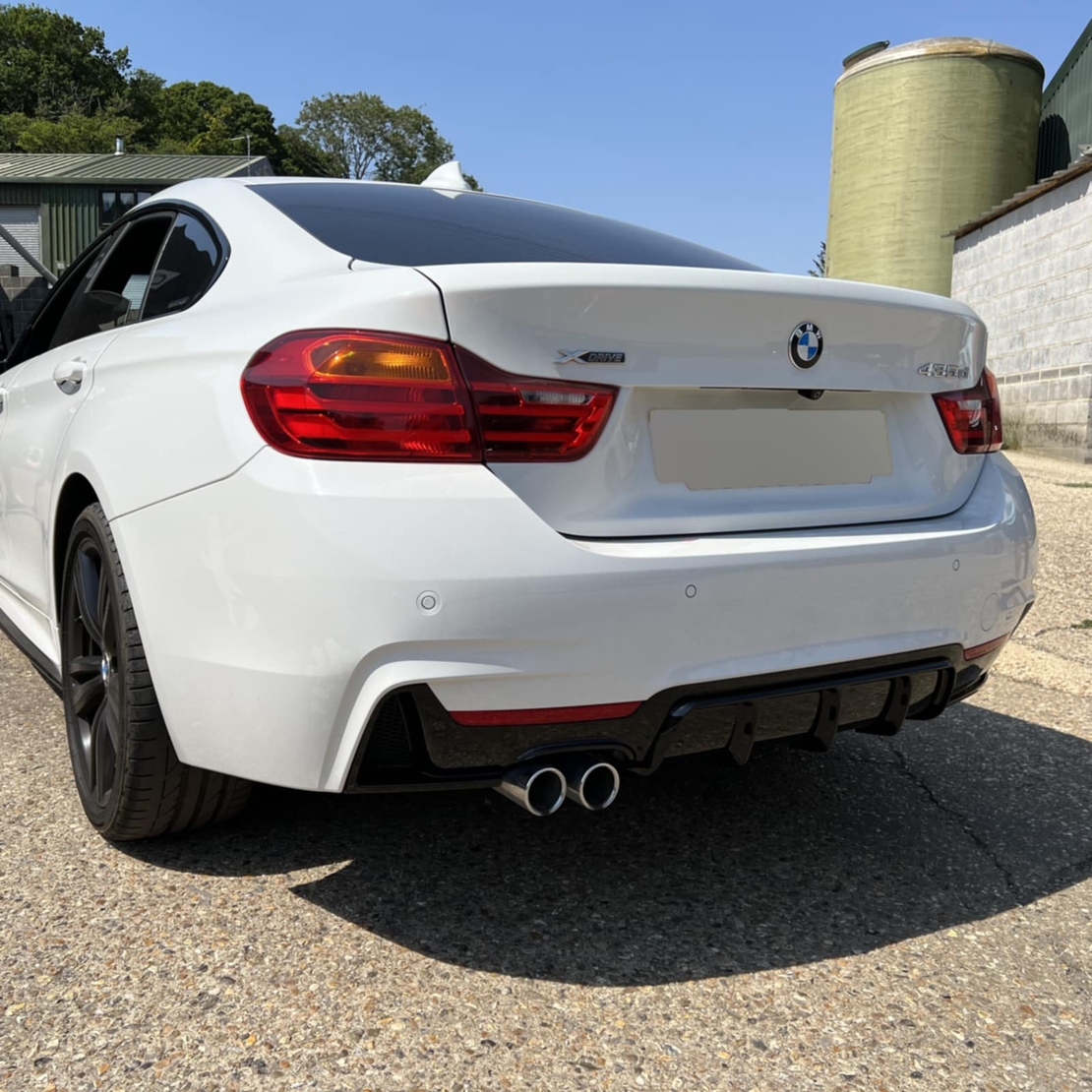 Единичен Оребрен дифузер за BMW F32
