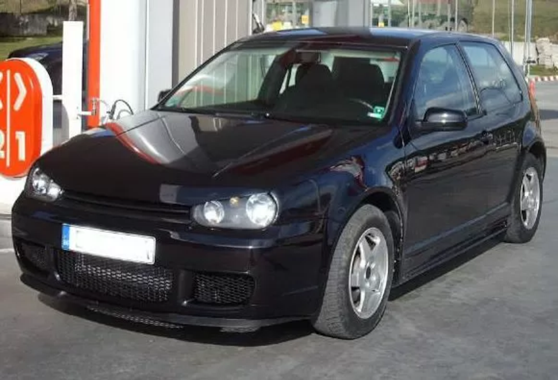 R32 Предна броня за Golf 4 - R32 Дизайн с метални решетки - Jom