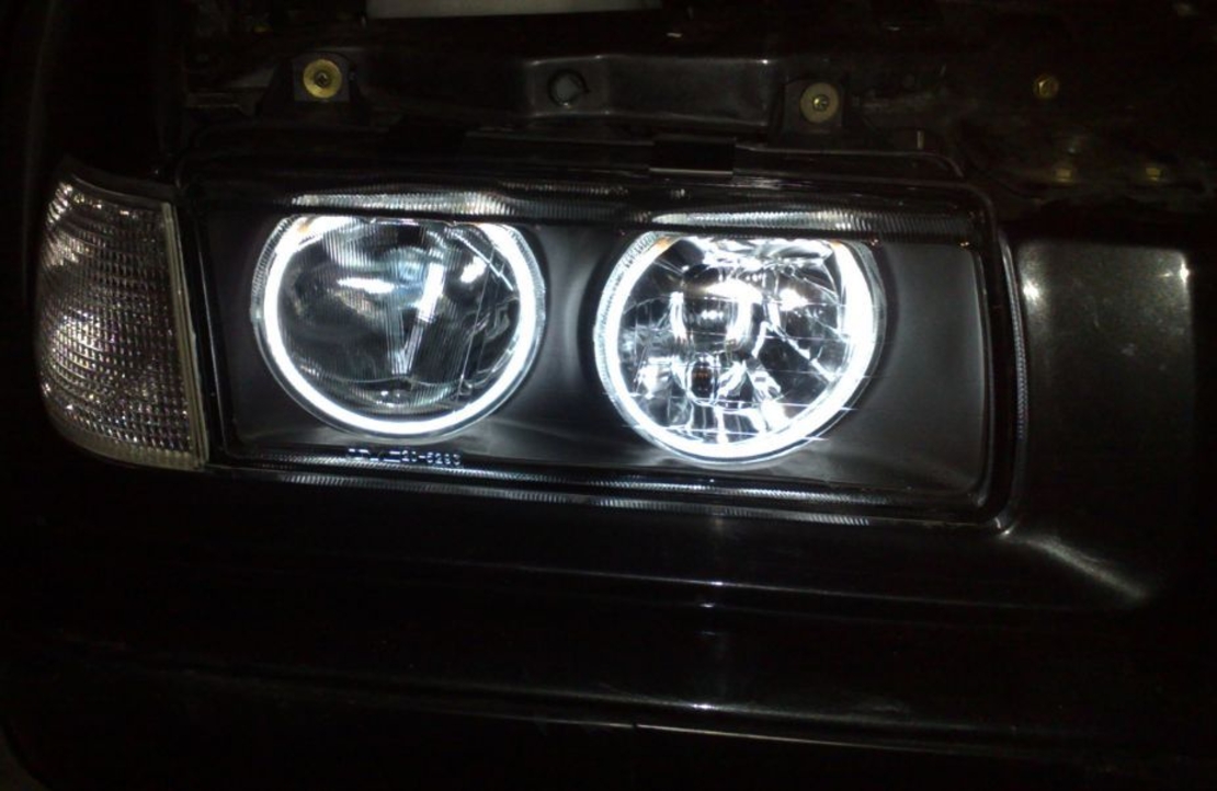 Ангелски Очи CCFL за BMW E36 - Бял цвят