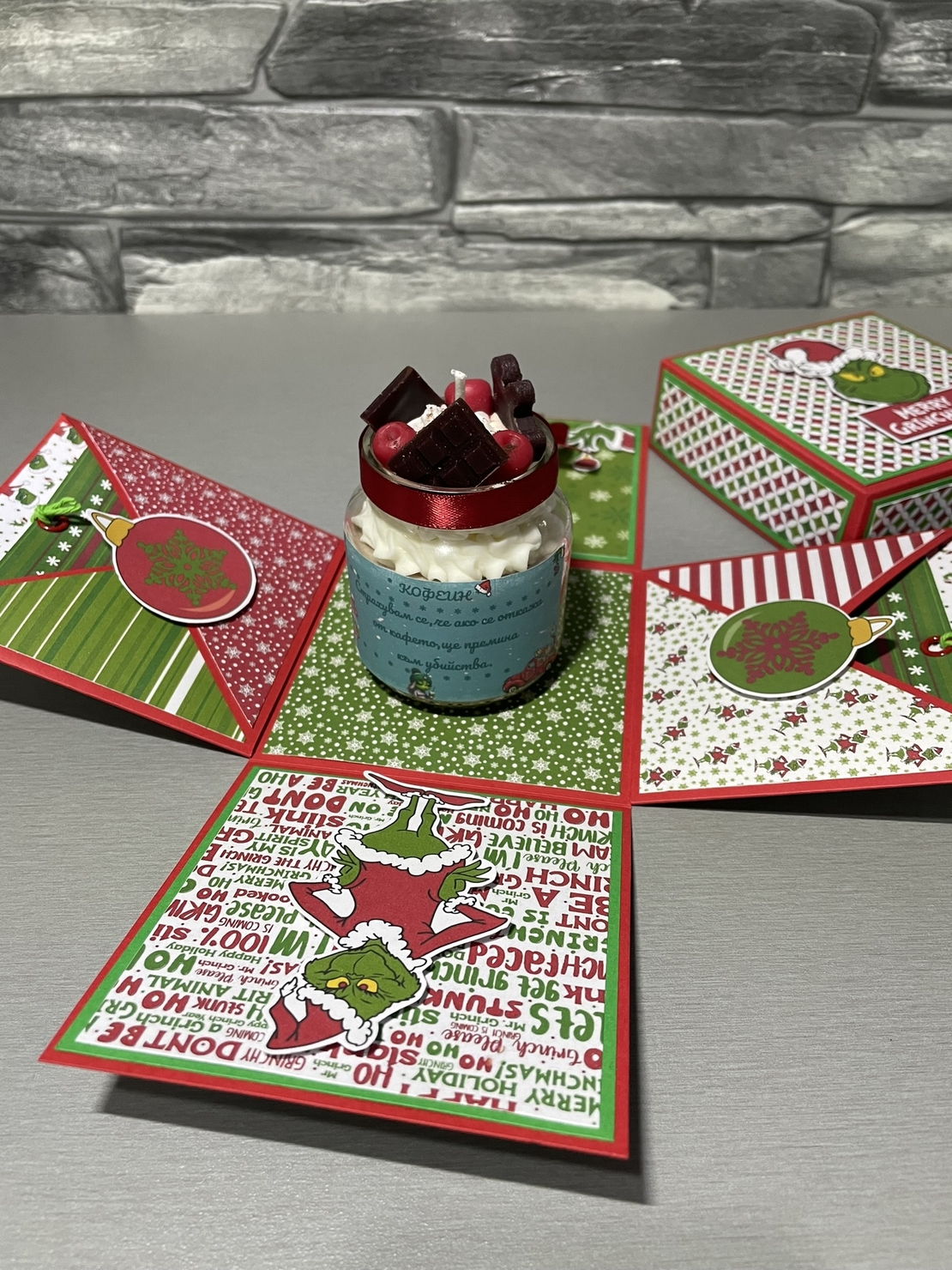 Коледна експлодираща кутия със свещ - Гринч