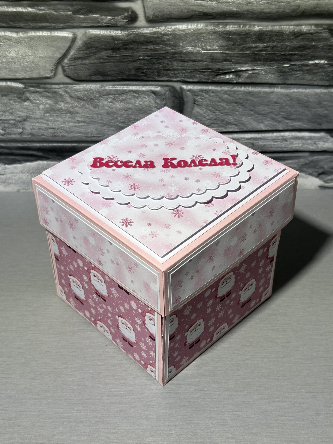 Коледна експлодираща кутия със свещ