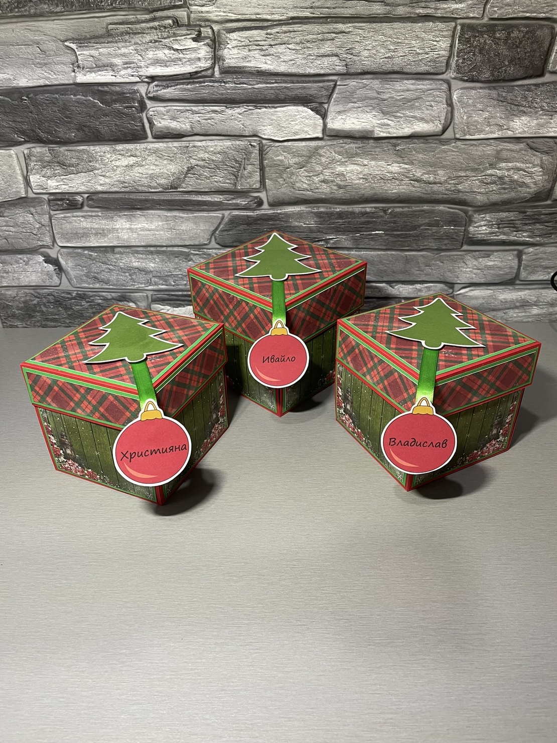 Коледна експлодираща кутия с бонбони и уиски