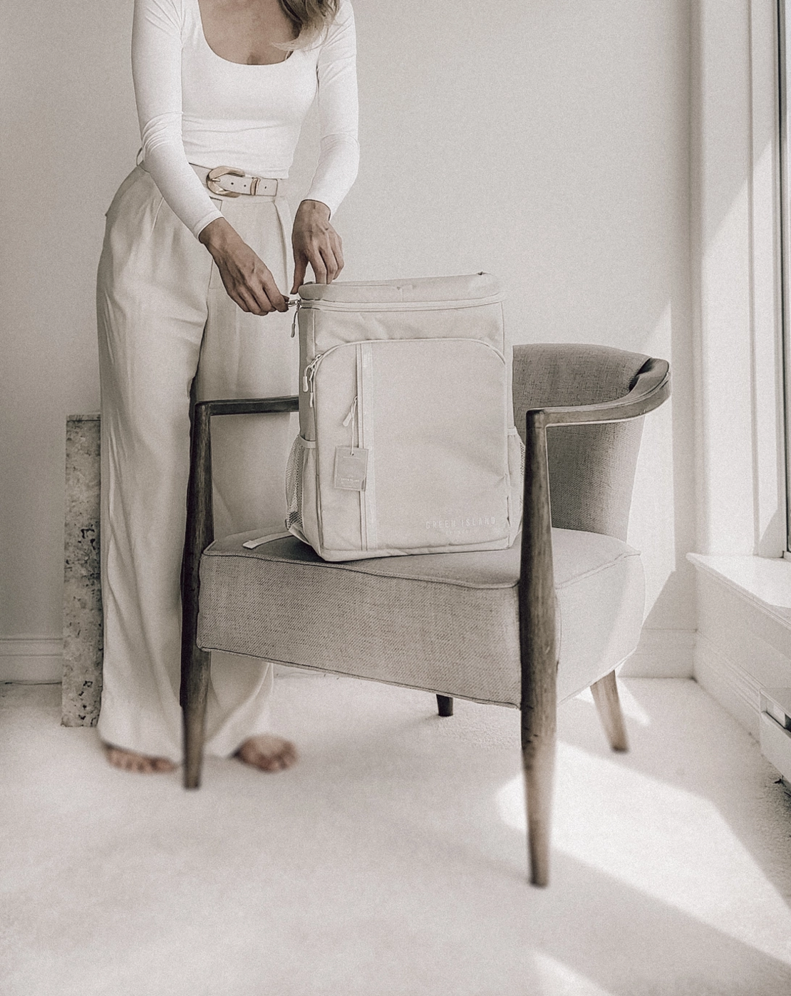 Aesthetic Insulated Backpack With 6 Zipper Compartments