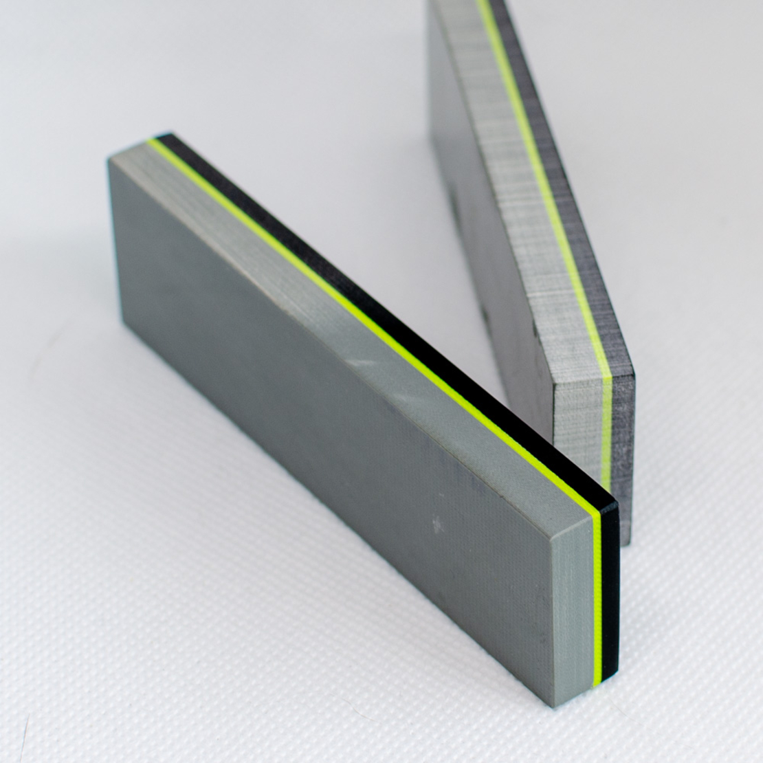 #001 - 10mm - multicolor G10