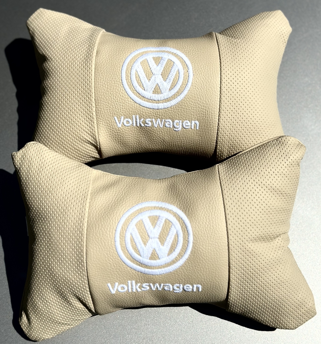 Бежови възглавнички  за VW