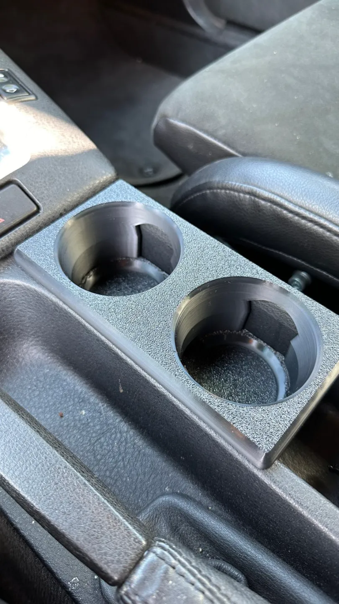 Поставка за чаши BMW E36