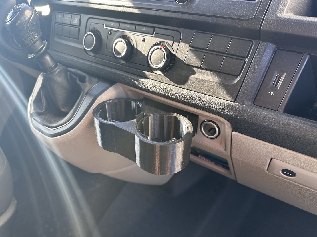Поставка за чаши VW Transporter T6