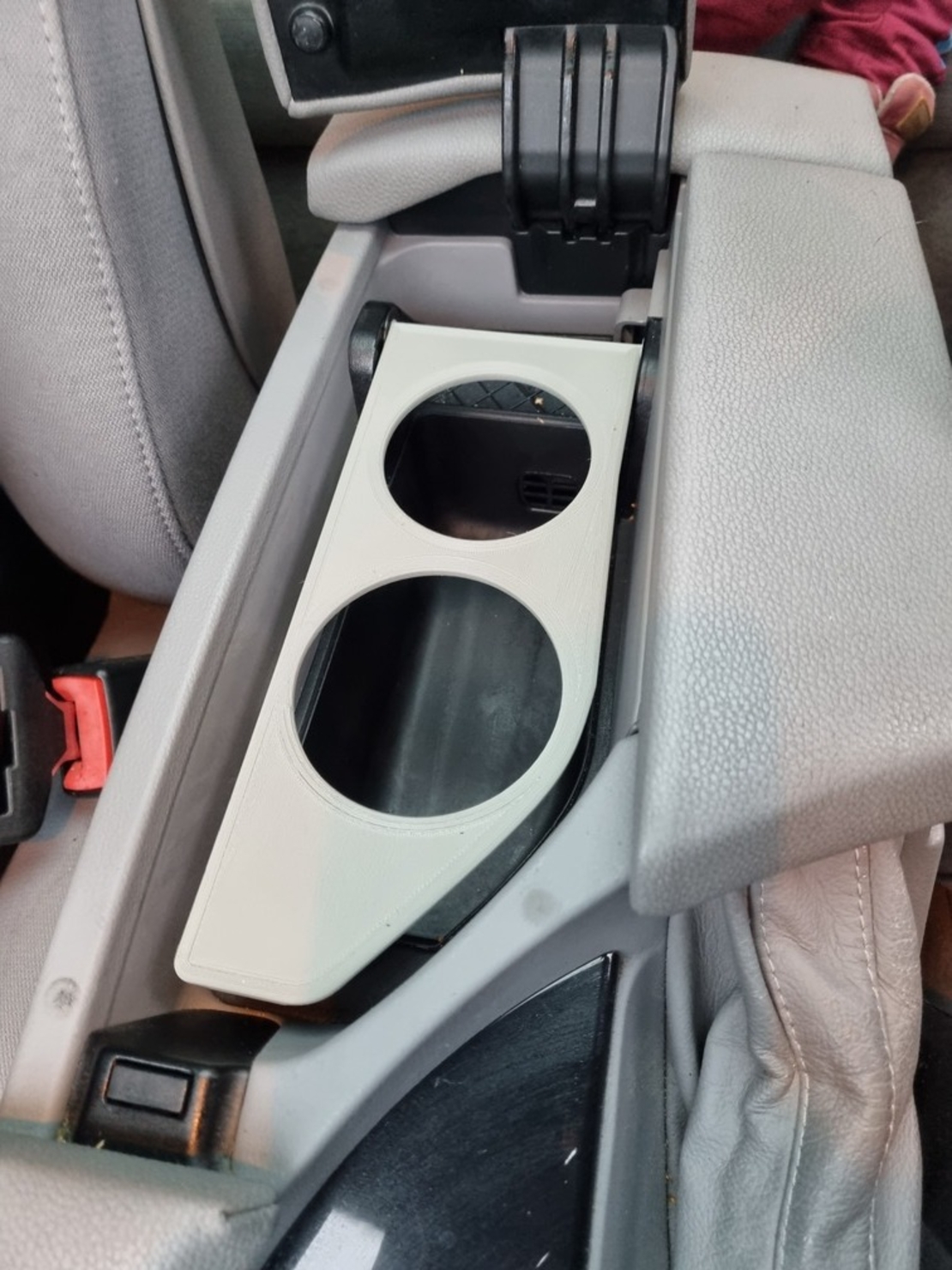 Поставка за чаши BMW E60, E61