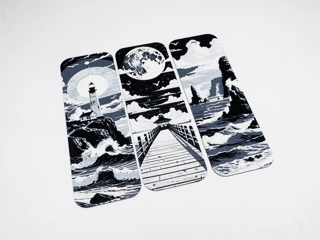 Книгораделител Midnight at Seaside