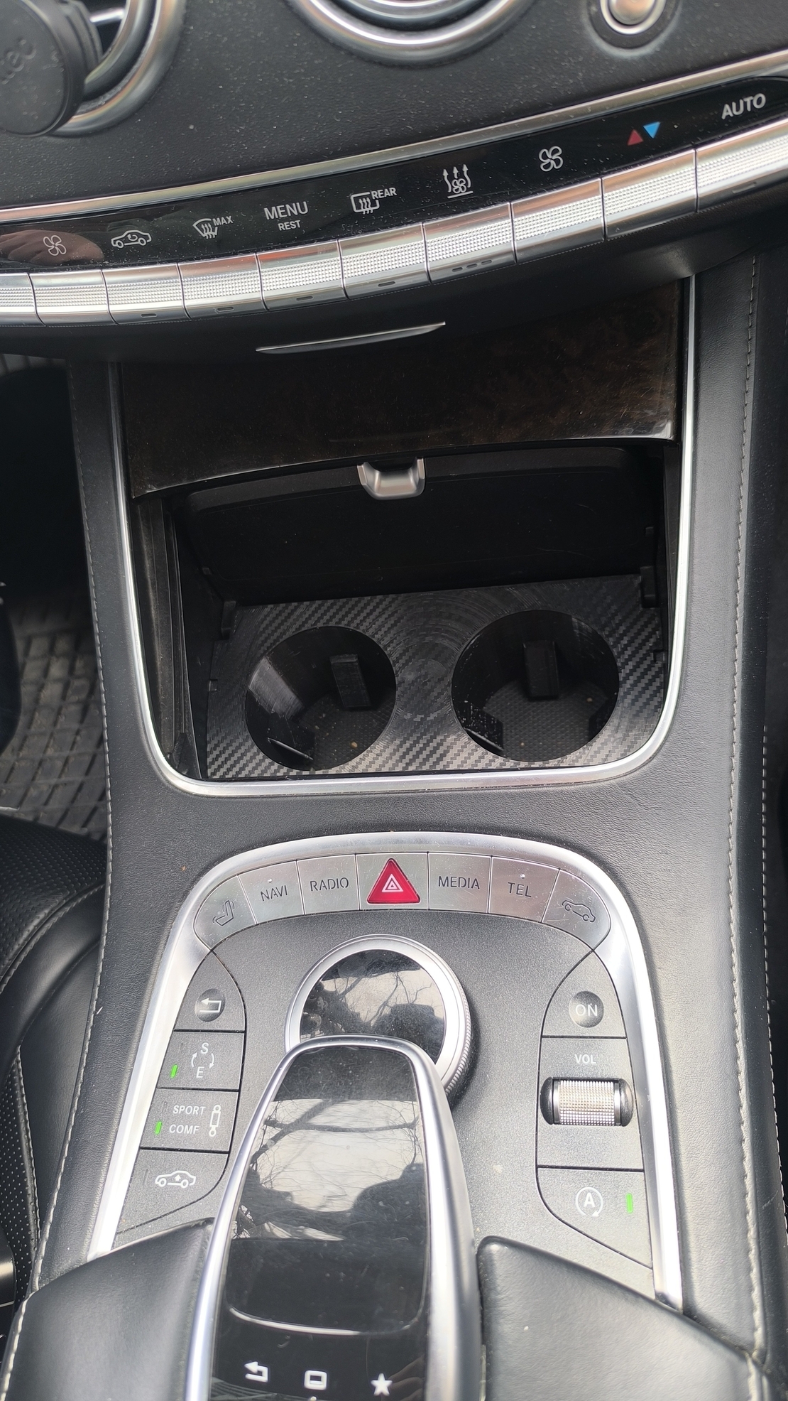 Поставка за чаши Mercedes S-class W222/C217