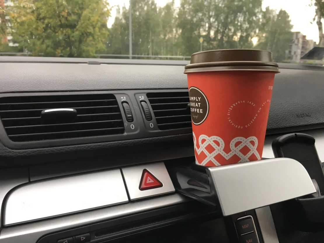 Поставка за чаши PASSAT B6