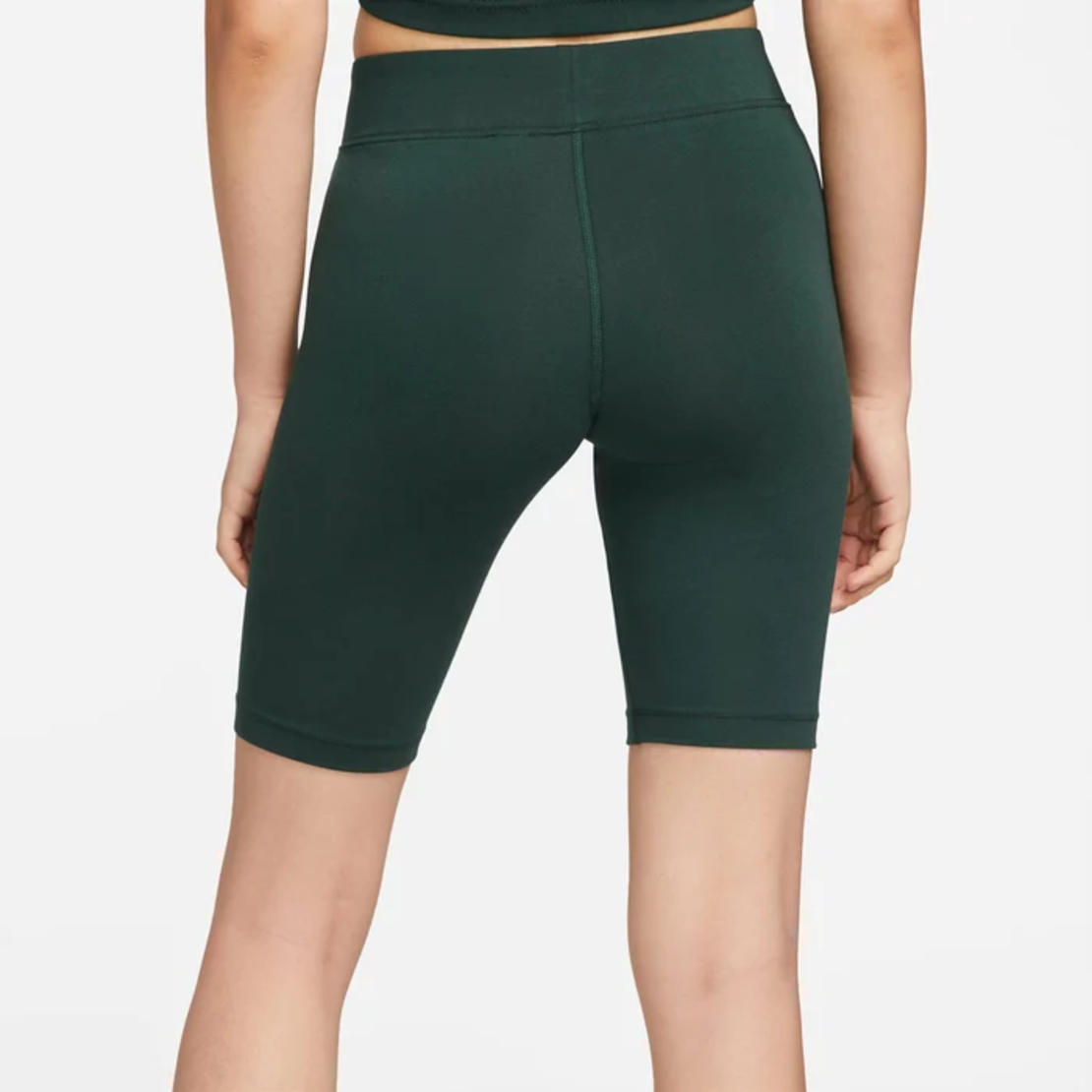 NIKE Dri-FIT One Shorts • M