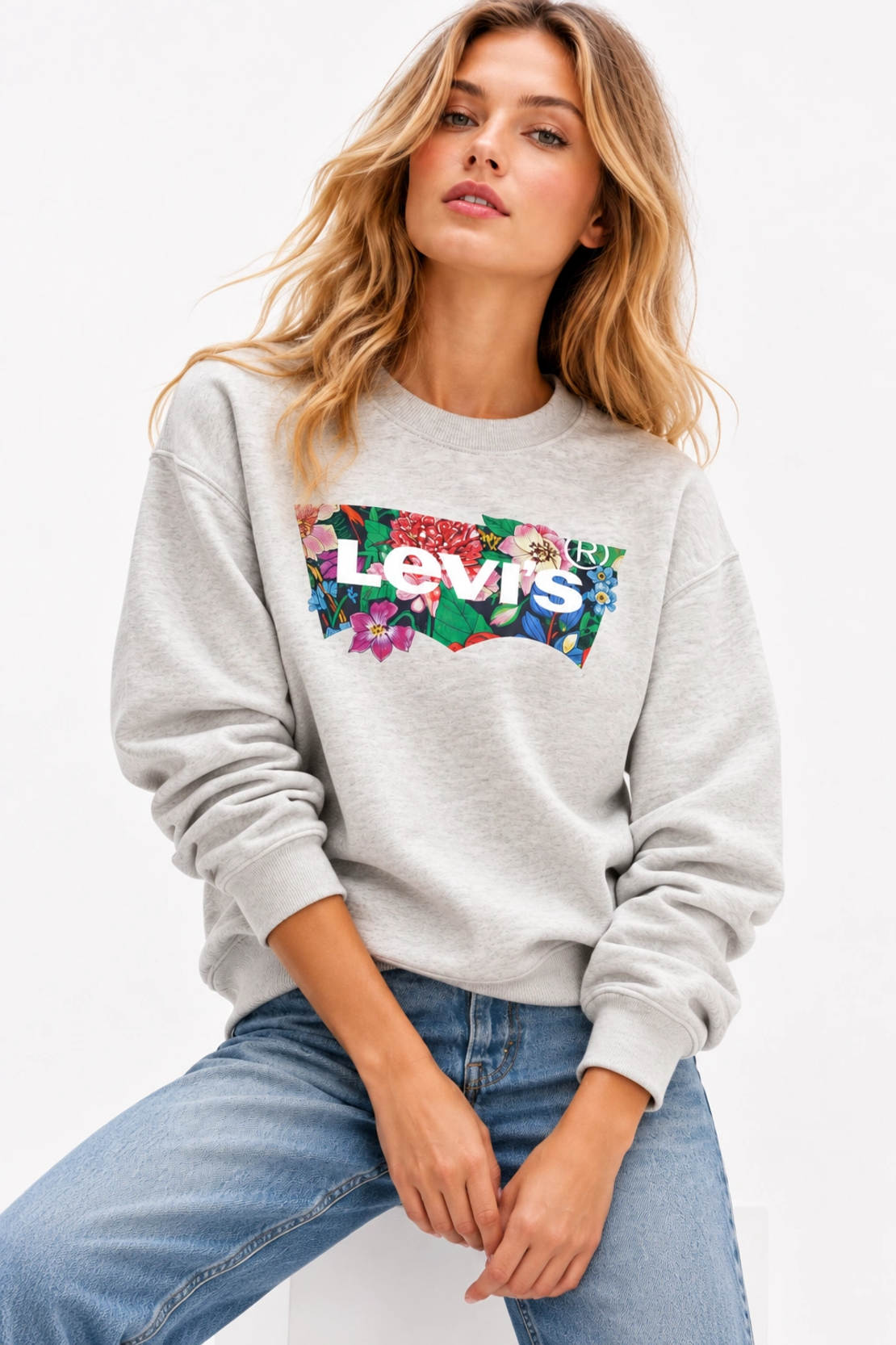 Levi’s Floral Logo суичър • XS