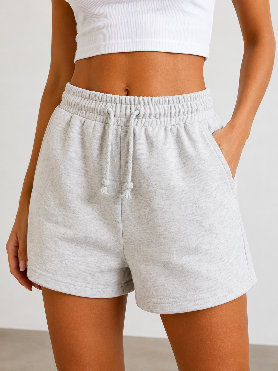 WEEKDAY Standard Sweatshorts • S