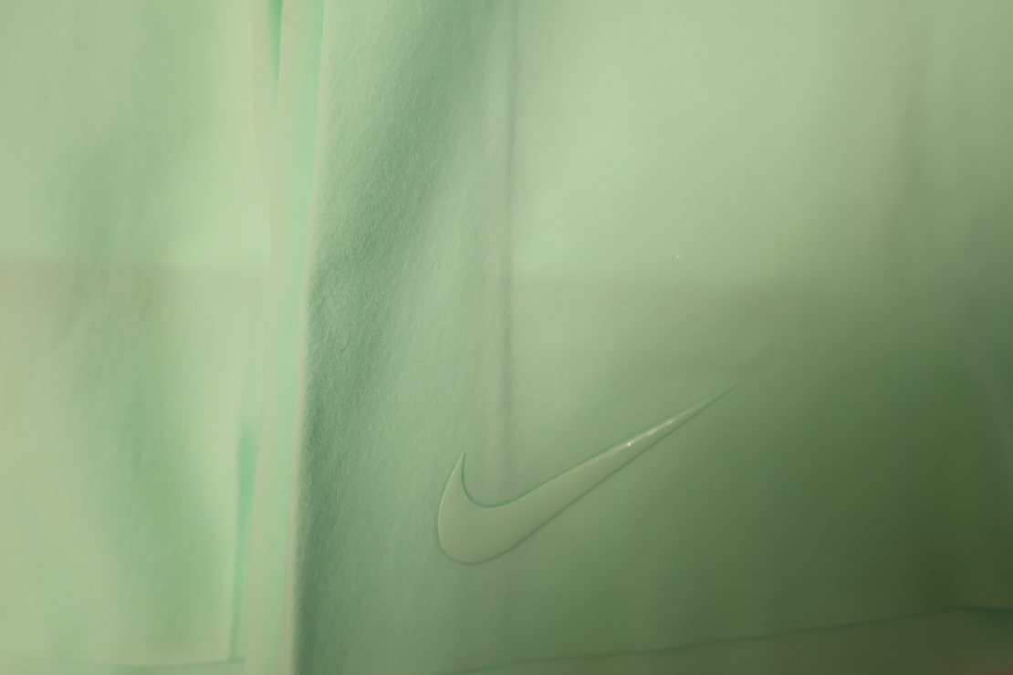 Nike Dri-FIT тенис пола с клин - XS