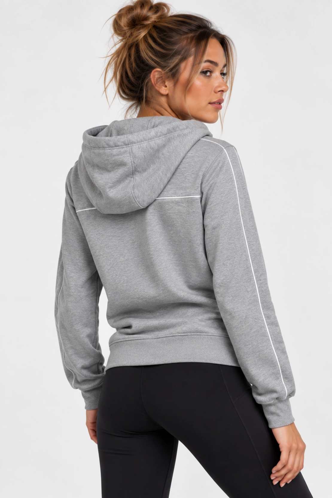 Nike дамски суичър • S
