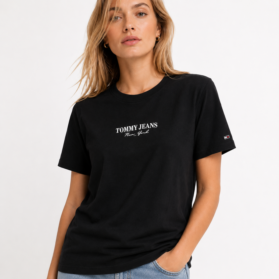 TOMMY JEANS тениска • M