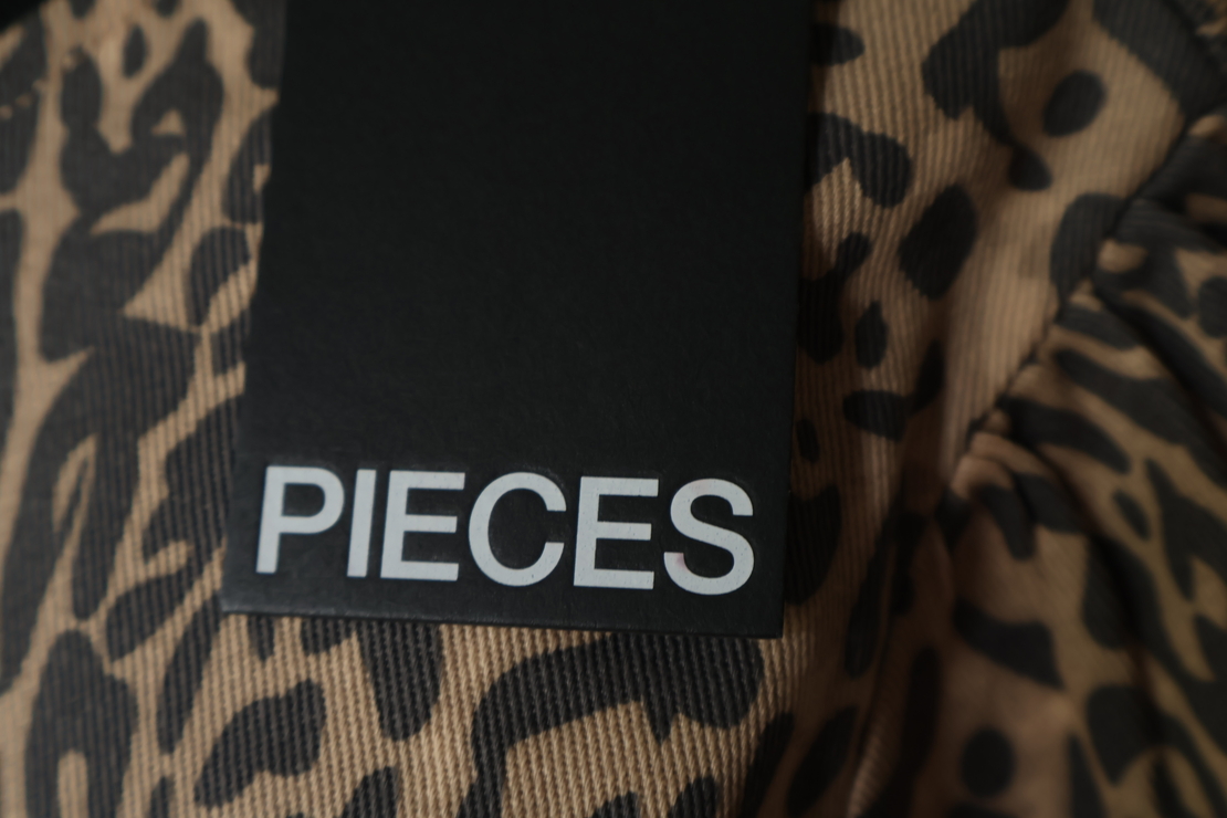 PIECES Леопардов топ с връзки • XL