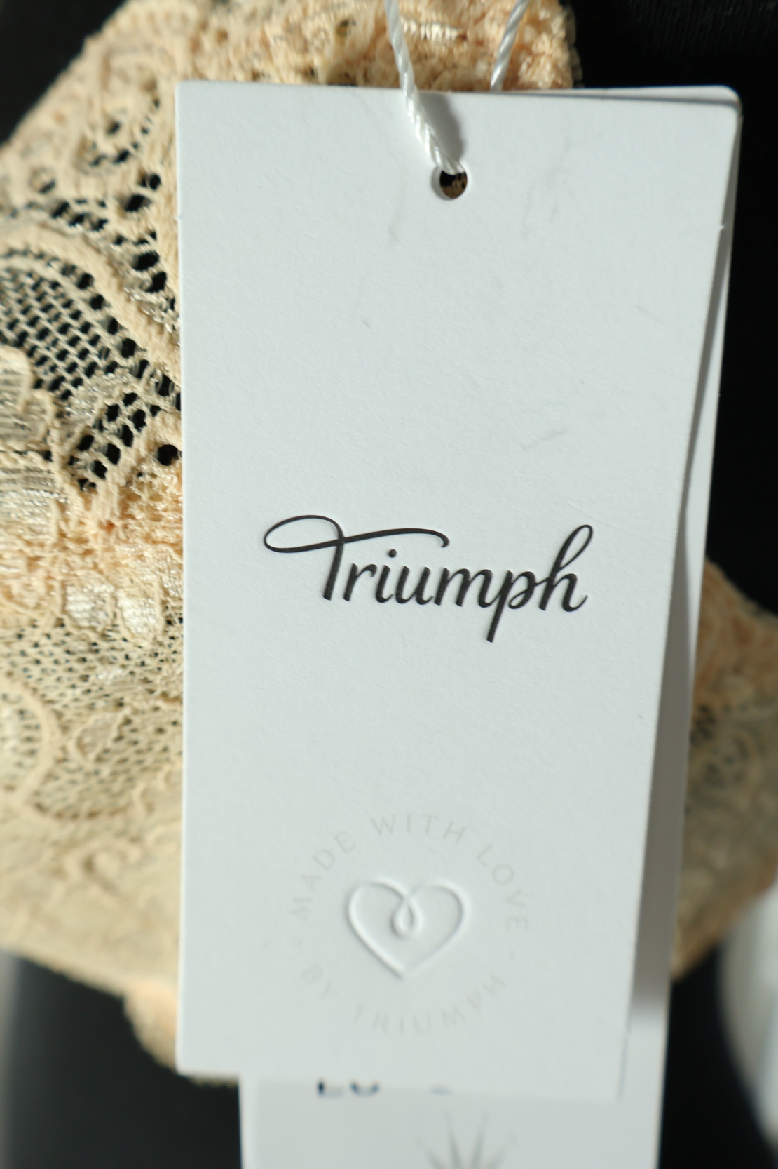 Triumph Lace Underwire Bra • EU 75B