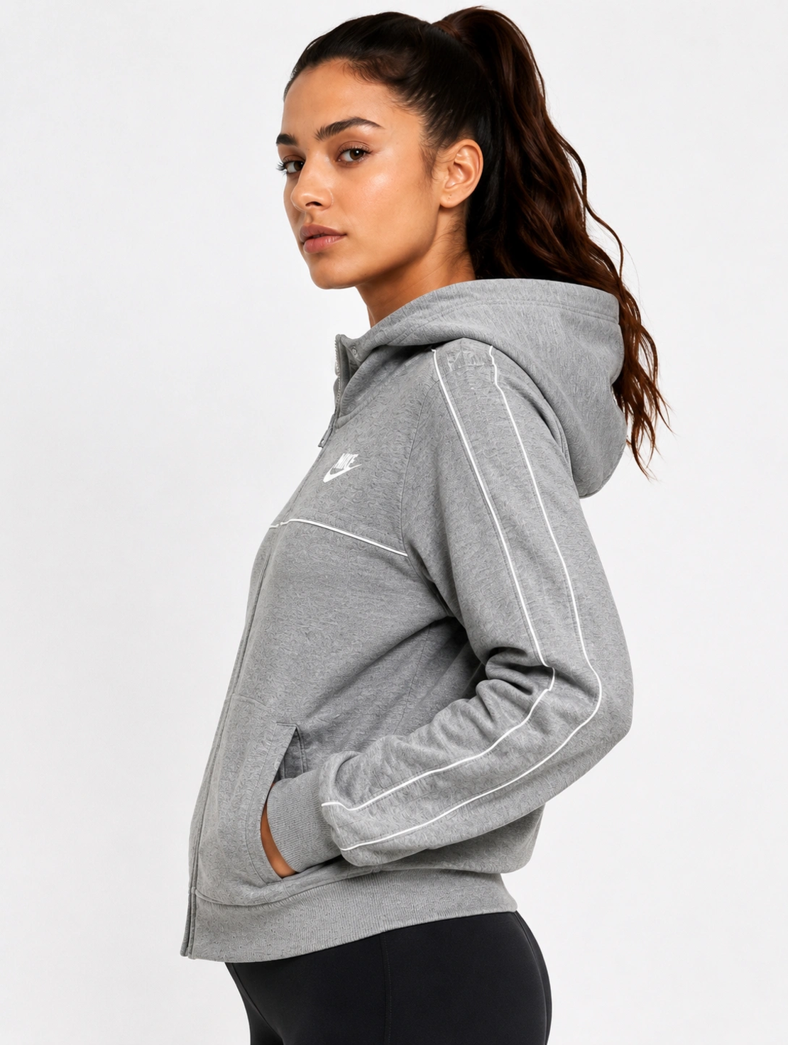 Nike дамски суитшърт • М