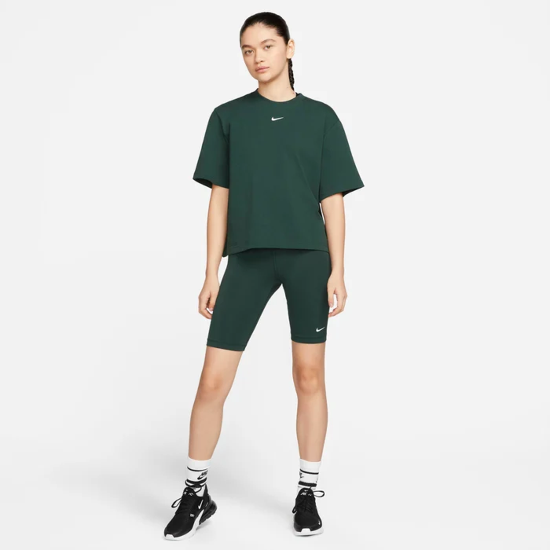 NIKE Dri-FIT One Shorts • M