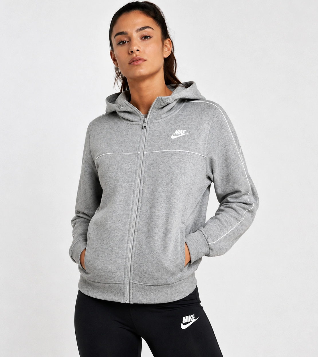 Nike дамски суитшърт • М