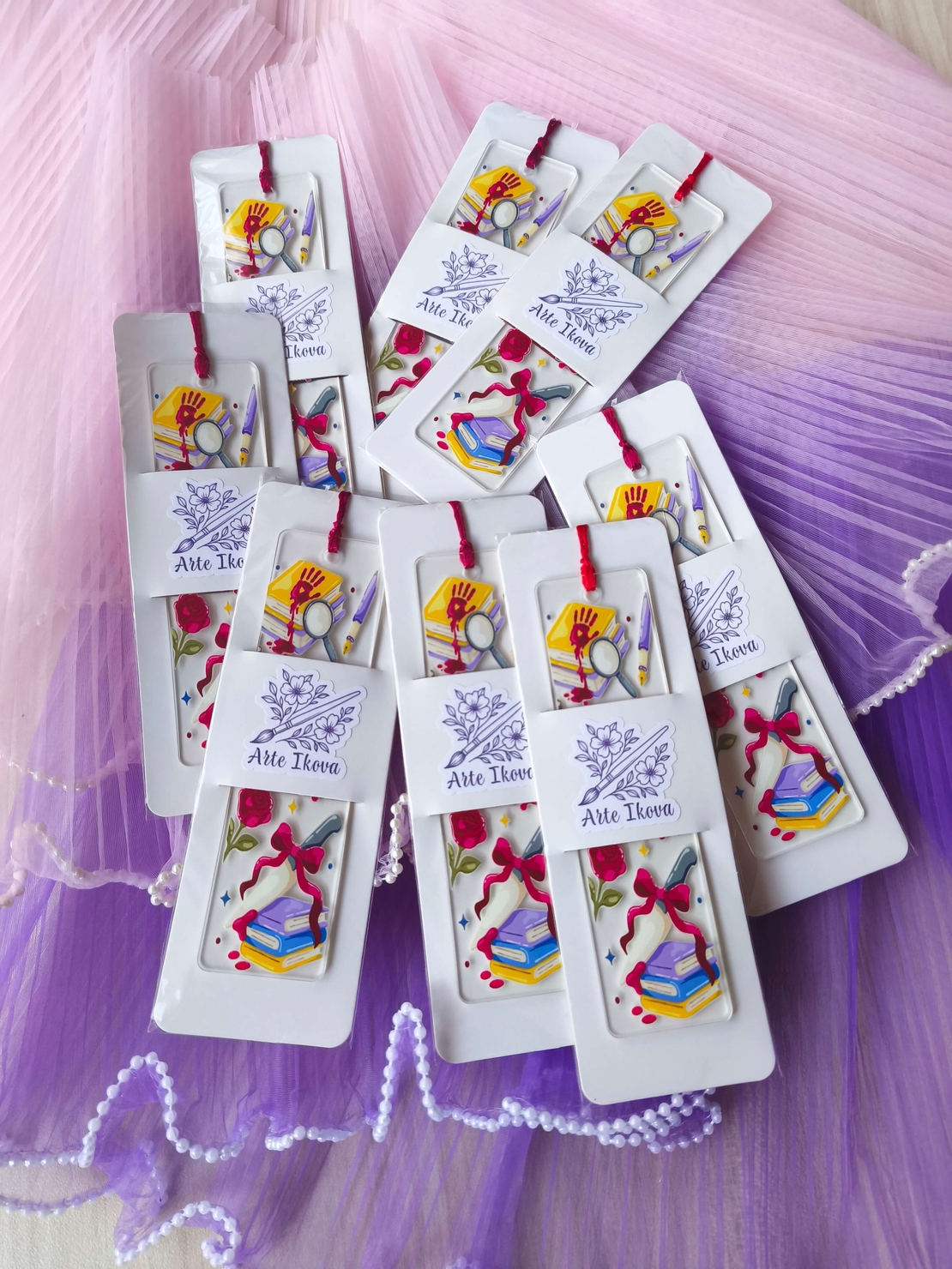 Акрилен книгоразделител -Mystery 001