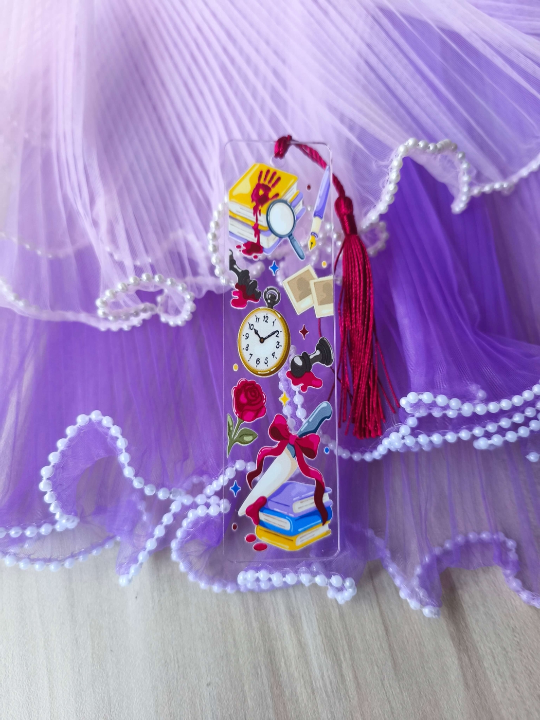 Акрилен книгоразделител -Mystery 001