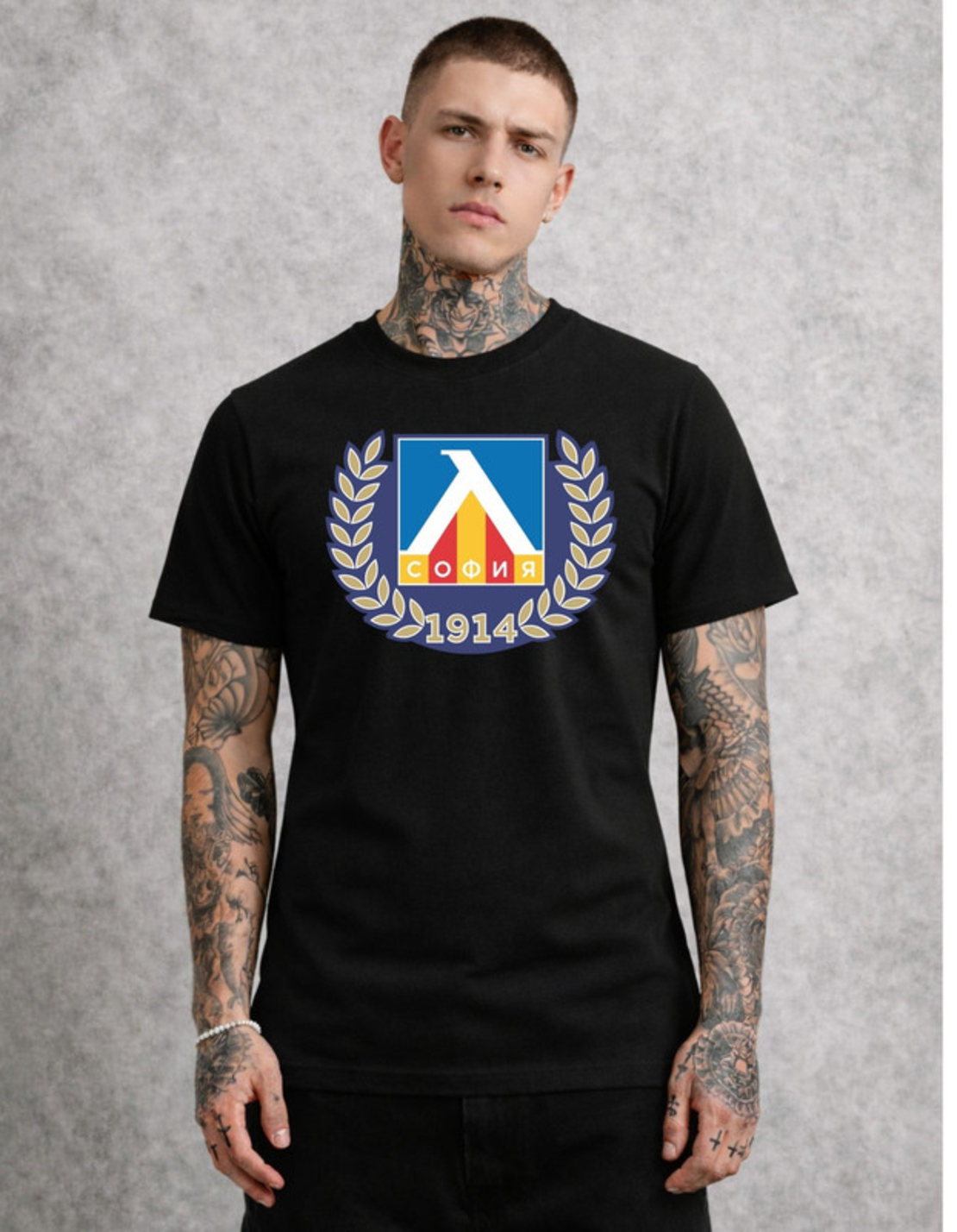 Тениска с оригинална графична идея