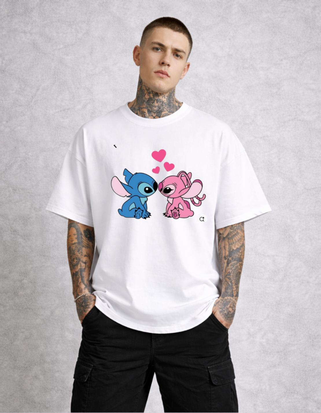 Oversized - Тениска с декоративна композиция