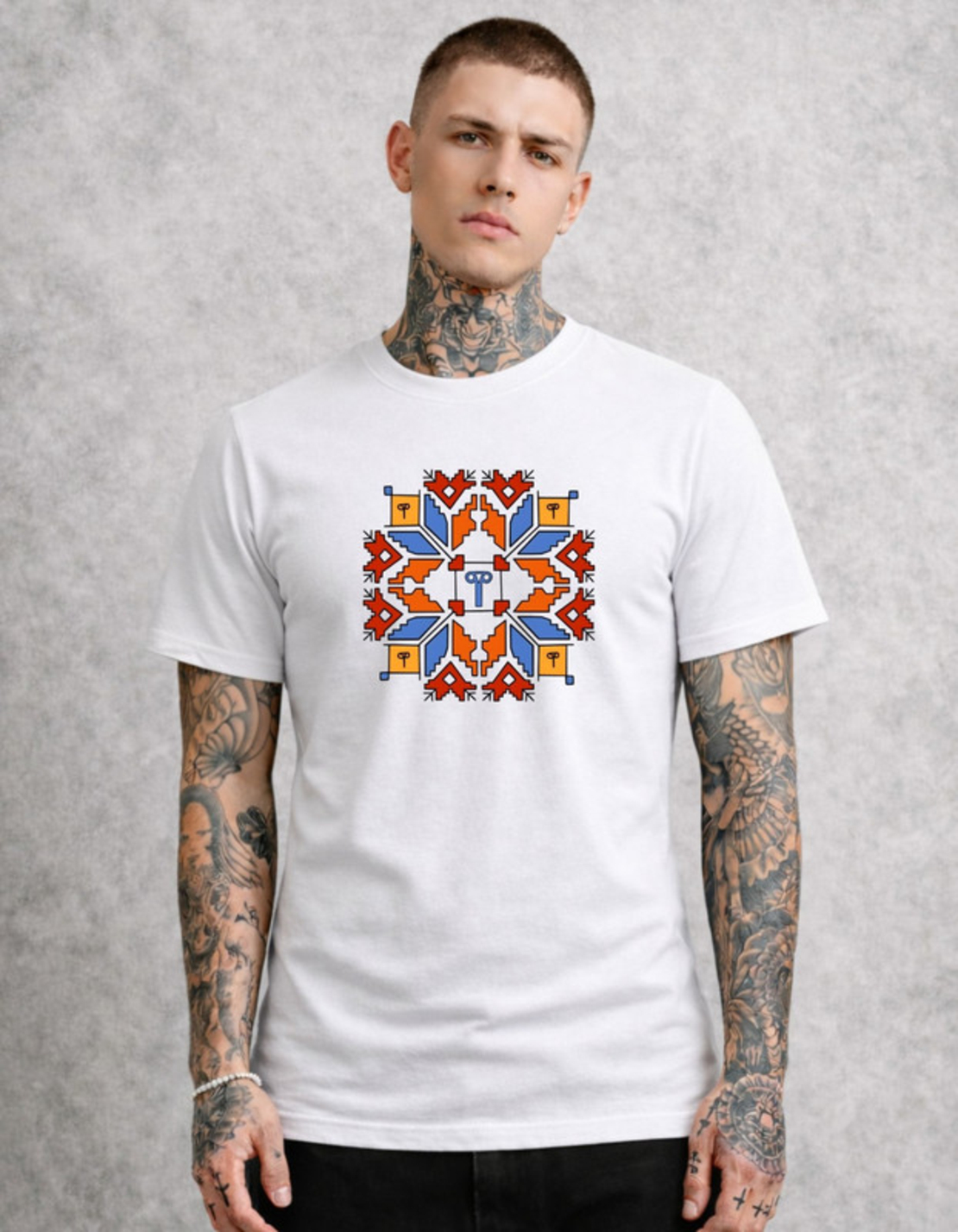 Тениска с артистичен почерк