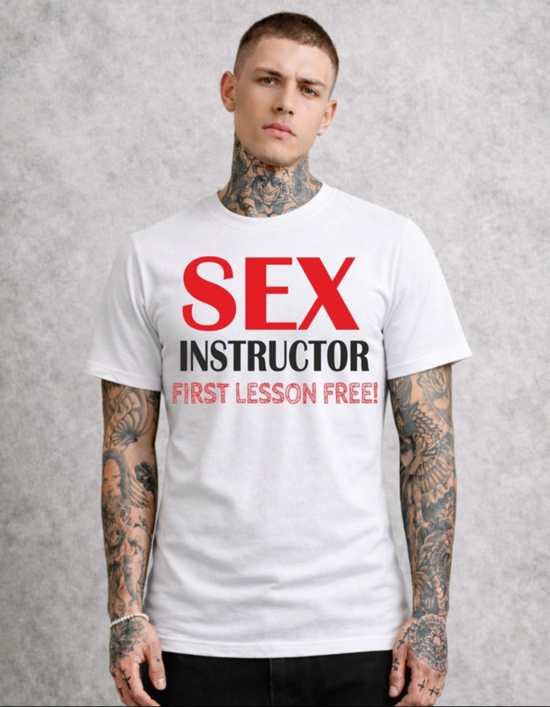 Модерен модел с креативна щампа