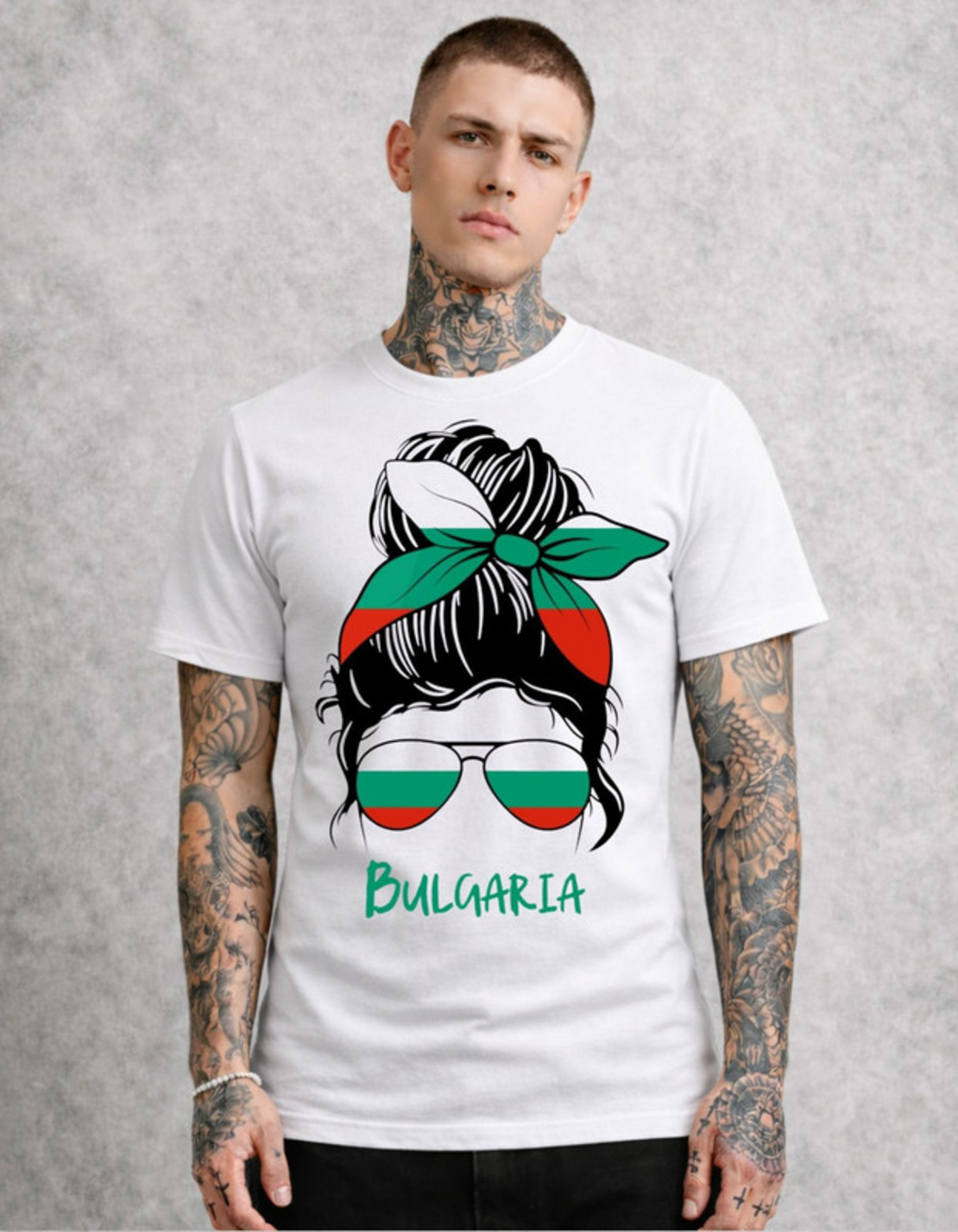 Тениска с изчистена модерна визия