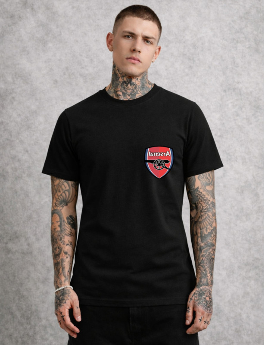 Тениска с оригинално дизайнерско излъчване